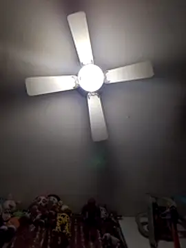 Snapshot of Josefue chatting on May 6, 6:52 am Josefue online show from May 6, 6:52 am