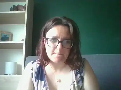 Snapshot of sensual_paris chatting on June 1, 5:20 am sensual paris online show from June 1, 5:20 am