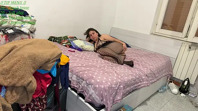 LolaH97 online show from April 26, 11:35 pm