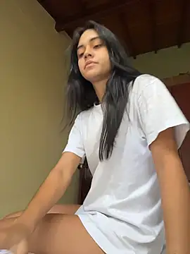 Snapshot of mia_moonna chatting on July 4, 12:11 pm mia moonna online show from July 4, 12:11 pm