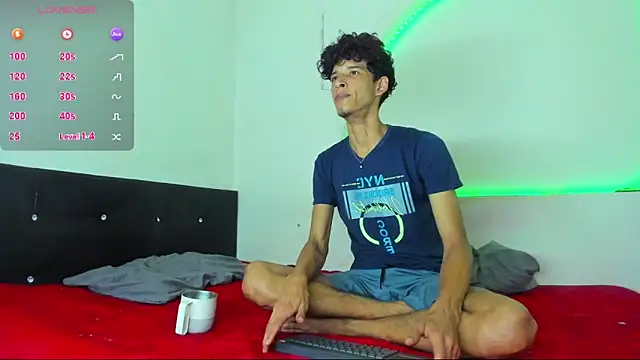 liammendoza98 online show from April 28, 11:04 am