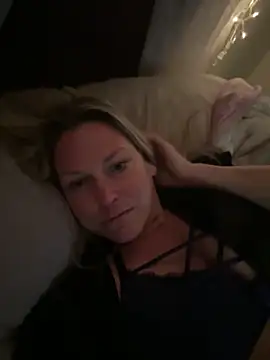 bigtitslivetofuck online show from March 13, 3:33 am