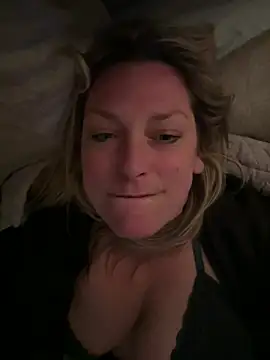 bigtitslivetofuck online show from March 14, 4:21 am