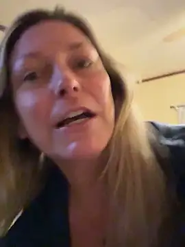 bigtitslivetofuck online show from March 19, 4:57 am