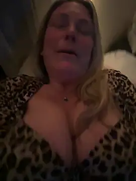 bigtitslivetofuck online show from March 23, 3:21 am