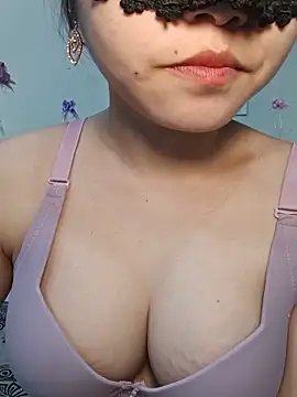 Snapshot of silkyhairs chatting on June 10, 5:28 am silkyhairs online show from June 10, 5:28 am