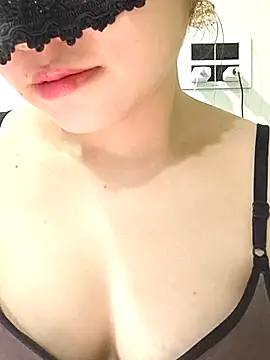 Snapshot of silkyhairs chatting on June 10, 5:45 pm silkyhairs online show from June 10, 5:45 pm