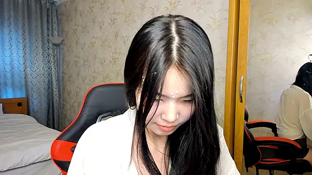 Snapshot of Akiba_cute chatting on May 19, 12:22 pm Akiba cute online show from May 19, 12:22 pm