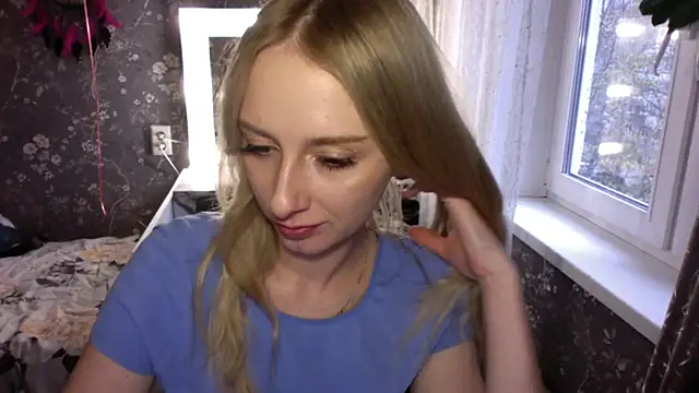 AliceTwinkle online show from April 30, 3:29 pm