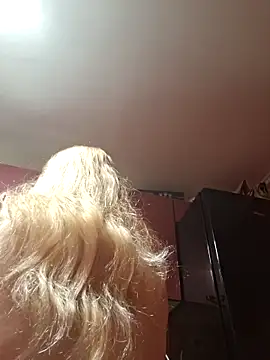 BlondyWifey online show from May 3, 8:26 pm