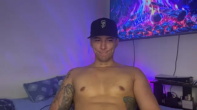 Snapshot of SexxxySquirterStev777 chatting on July 28, 3:32 pm SexxxySquirterStev777 online show from July 28, 3:32 pm