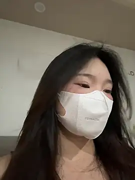 Snapshot of Ni_Tran chatting on August 2, 4:44 am Ni Tran online show from August 2, 4:44 am