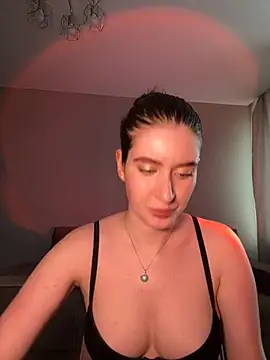 Snapshot of Lili_of_sin chatting on June 9, 9:54 am Lili of sin online show from June 9, 9:54 am