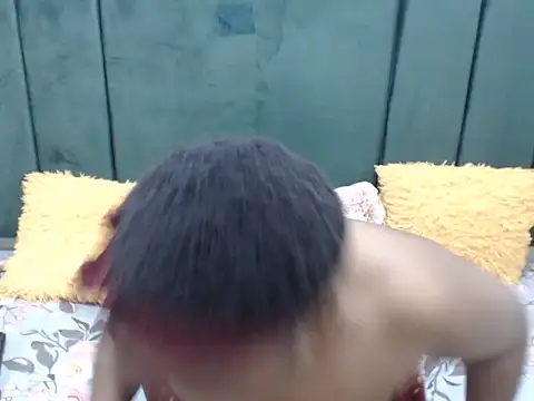 SweetPeaches86 online show from April 29, 11:33 pm