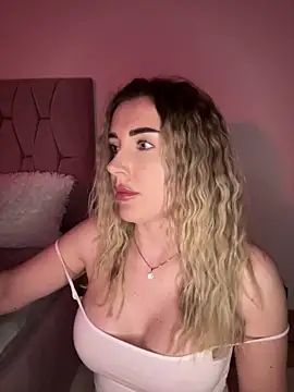 IrisDesiree online show from May 8, 6:02 pm