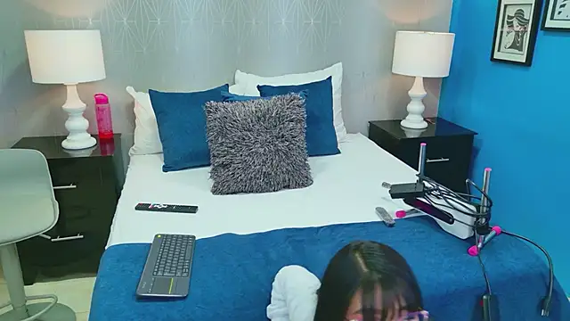 VioletSweetts online show from April 28, 9:31 pm