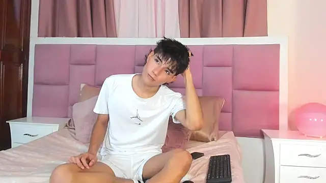 christopher robin4 online show from April 29, 8:26 pm