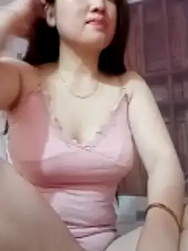 Kee2000 online show from May 8, 3:28 pm