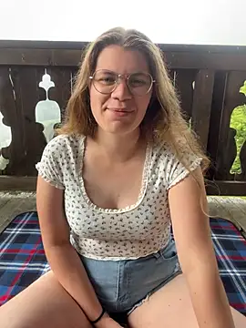 Snapshot of Lina-Love chatting on June 30, 6:58 am Lina-Love online show from June 30, 6:58 am