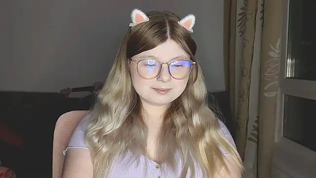 Snapshot of YukiBlush chatting on May 14, 8:15 pm YukiBlush online show from May 14, 8:15 pm
