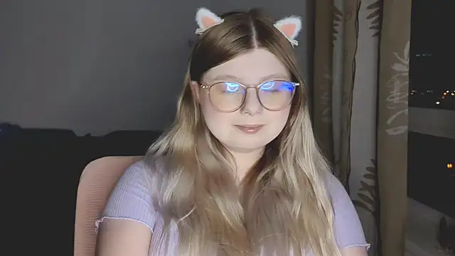 Snapshot of YukiBlush chatting on May 17, 9:11 pm YukiBlush online show from May 17, 9:11 pm
