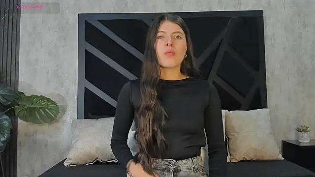 Hillary myerss  online show from June 6, 5:39 pm