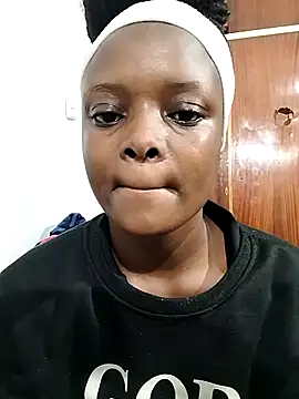 Snapshot of DarkPearl_20 chatting on July 24, 4:32 am DarkPearl 20 online show from July 24, 4:32 am