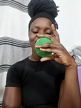 Snapshot of DarkPearl_20 chatting on July 28, 1:43 pm DarkPearl 20 online show from July 28, 1:43 pm