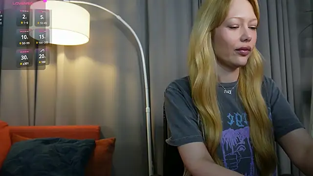 Snapshot of _Mila_Luna_ chatting on May 30, 9:01 pm Mila Luna online show from May 30, 9:01 pm