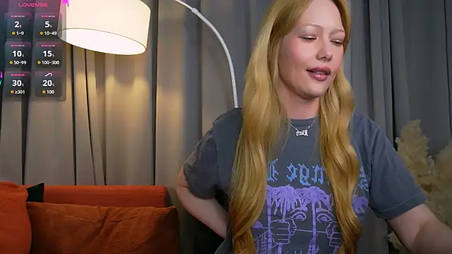 Snapshot of _Mila_Luna_ chatting on June 11, 2:53 am Mila Luna online show from June 11, 2:53 am