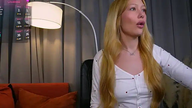 Snapshot of _Mila_Luna_ chatting on June 12, 9:03 pm Mila Luna online show from June 12, 9:03 pm
