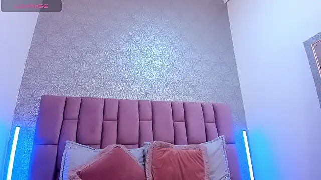 DianaRed  online show from July 28, 8:52 pm
