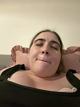 Taylormillie471 online show from June 27, 10:04 pm