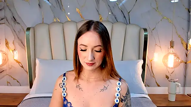 Hannah Lane online show from July 26, 12:45 pm