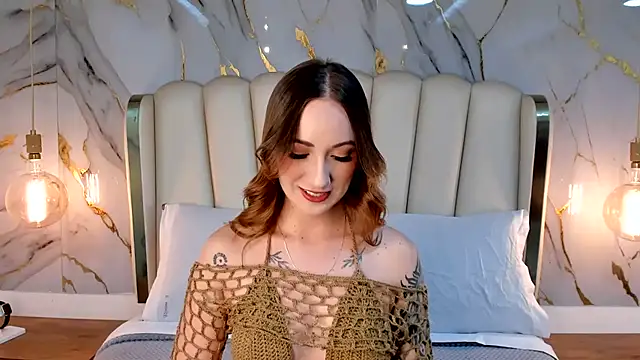 Hannah Lane online show from July 31, 12:26 pm
