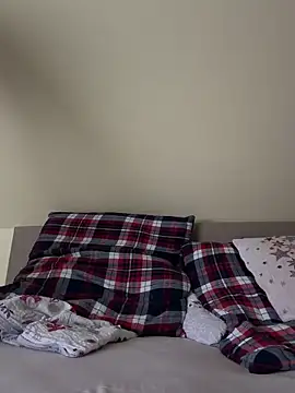 19teenoldboy online show from May 13, 1:36 am