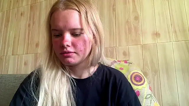 Snapshot of Malinwitch chatting on July 14, 5:23 am Malinwitch online show from July 14, 5:23 am