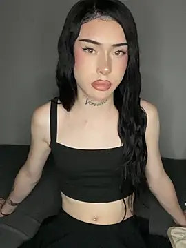 Snapshot of hailiechyll chatting on June 1, 10:11 pm hailiechyll online show from June 1, 10:11 pm