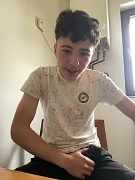 denysio89 online show from May 18, 7:36 am