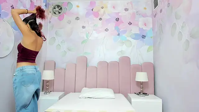 Miabloom19  online show from July 2, 2:11 am