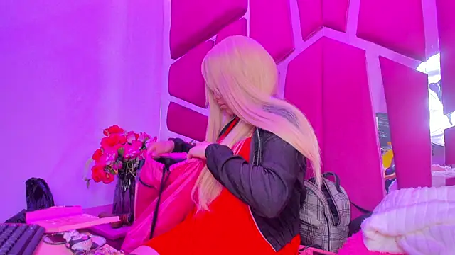 ivyqueen28 online show from June 1, 9:49 pm
