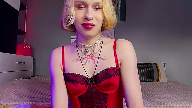 Snapshot of Miss_Amy00 chatting on April 29, 3:05 pm Miss Amy00 online show from April 29, 3:05 pm