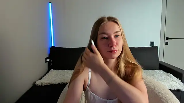 AnnaAlexArti online show from July 9, 4:38 am