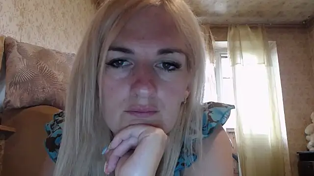 Snapshot of MartaHaze chatting on July 21, 8:05 am MartaHaze online show from July 21, 8:05 am