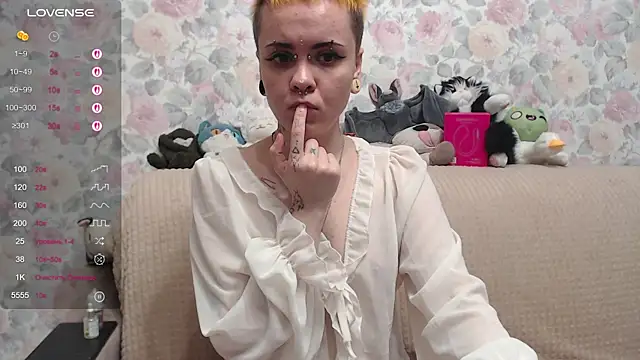 Snapshot of Tessie_sun chatting on May 26, 4:03 pm Tessie sun online show from May 26, 4:03 pm