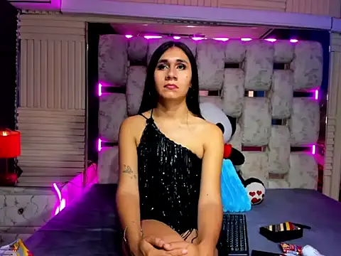 Snapshot of MahiaraHot chatting on May 2, 2:00 pm MahiaraHot online show from May 2, 2:00 pm