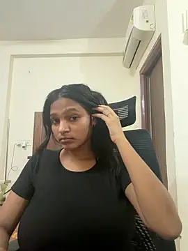 PIHU01990 online show from April 30, 2:56 pm