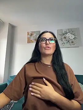 Snapshot of AnyEvyy chatting on June 2, 7:54 am AnyEvyy online show from June 2, 7:54 am