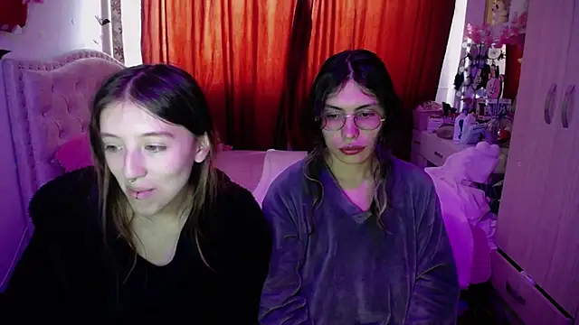 Snapshot of Blair_y_Briar chatting on May 13, 4:26 pm Blair y Briar online show from May 13, 4:26 pm