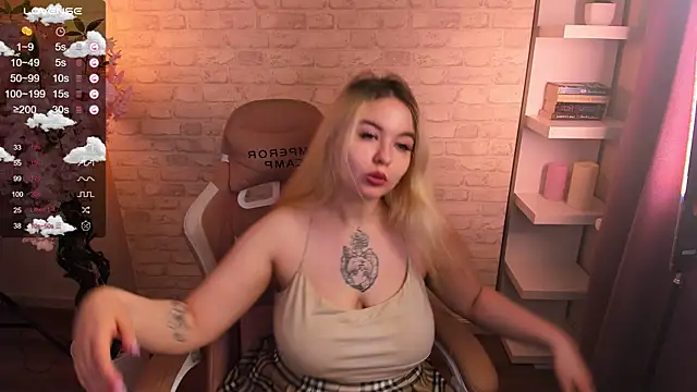 Snapshot of green_eye_twinkle chatting on May 15, 1:07 pm green eye twinkle online show from May 15, 1:07 pm